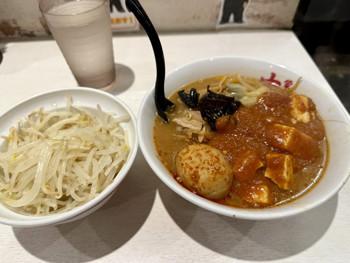 PYONTA9's tweet photo. 昨日は東池袋の蒙古タンメン中本に行って蒙古タンメンを食べました！
辛さレベル5なのですが、僕の辛さ耐久レベルも上がって余裕すぎました！
次こそは北極チャレンジしよう！ https://t.co/c2C7BydxBH