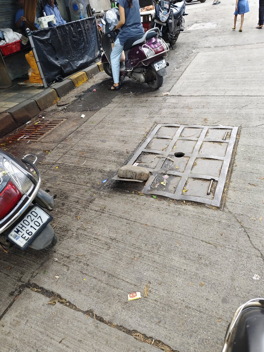 flangesandpipe's tweet photo. Urgently welding on broken at main hole 
Opp plot no 175 Road no 11 jawahar nagar Goregaon West.
@mybmcWardPS @patel_harshb 
@mybmc @AshwiniBhide https://t.co/xN3Eby2FF9