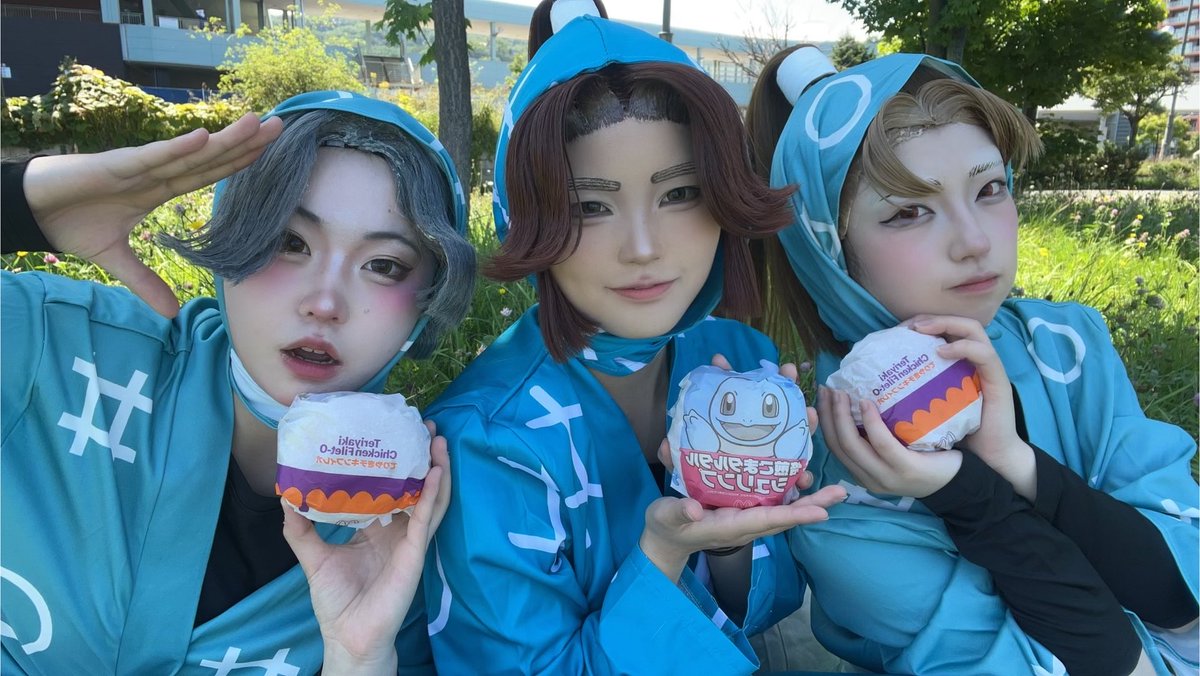 wk_cos's tweet photo. おそくほーーー
4年初期(1年生姿)でいます！
お外でピクニックしてますよ〜
#ウイコス16 https://t.co/AXzDM1Bs3V