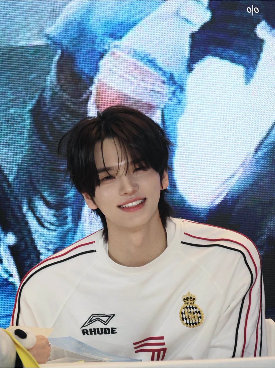 shinyulvrs's tweet photo. when the smile reaches his eyes (˶ᵔ ᵕ ᵔ˶) https://t.co/cYN4svjzqL