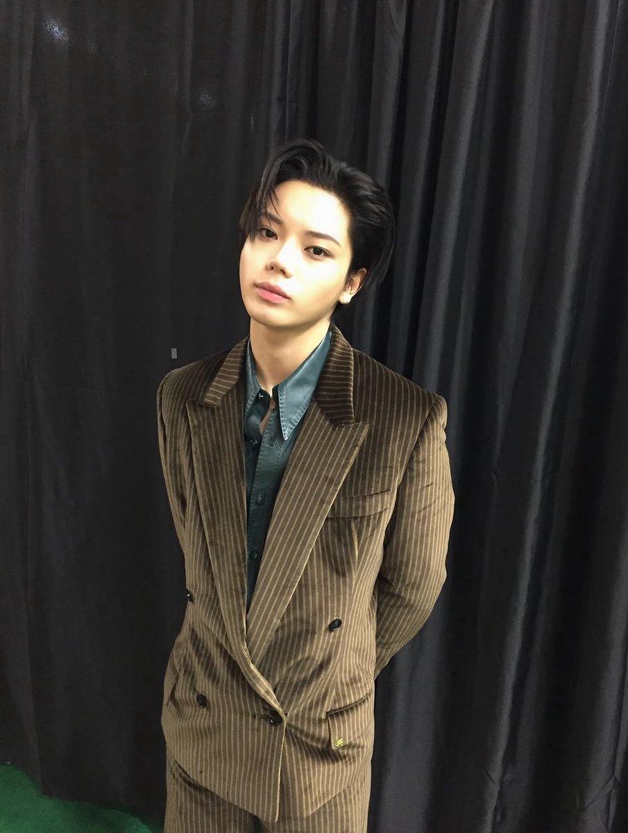 ohyulnow's tweet photo. 아 진짜!!!! 슈트 자주 입어조 제발…..🧎‍♀️‍➡️ https://t.co/8aOwWXKGOu