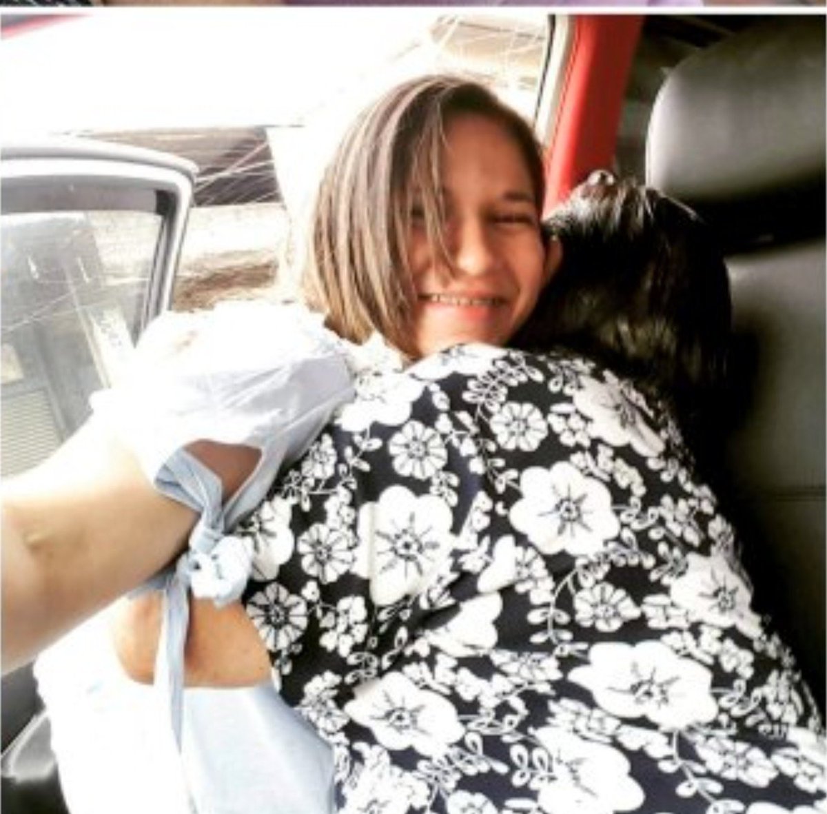 patyespin's tweet photo. Un abrazo eterno hasta el cielo 🤍✨
Gracias por ser tan especial en mi vida… hoy te recuerdo más que nunca.
Eres y siempre serás mi luz. ♥️  ✨️ https://t.co/1wP7wRpLiK
