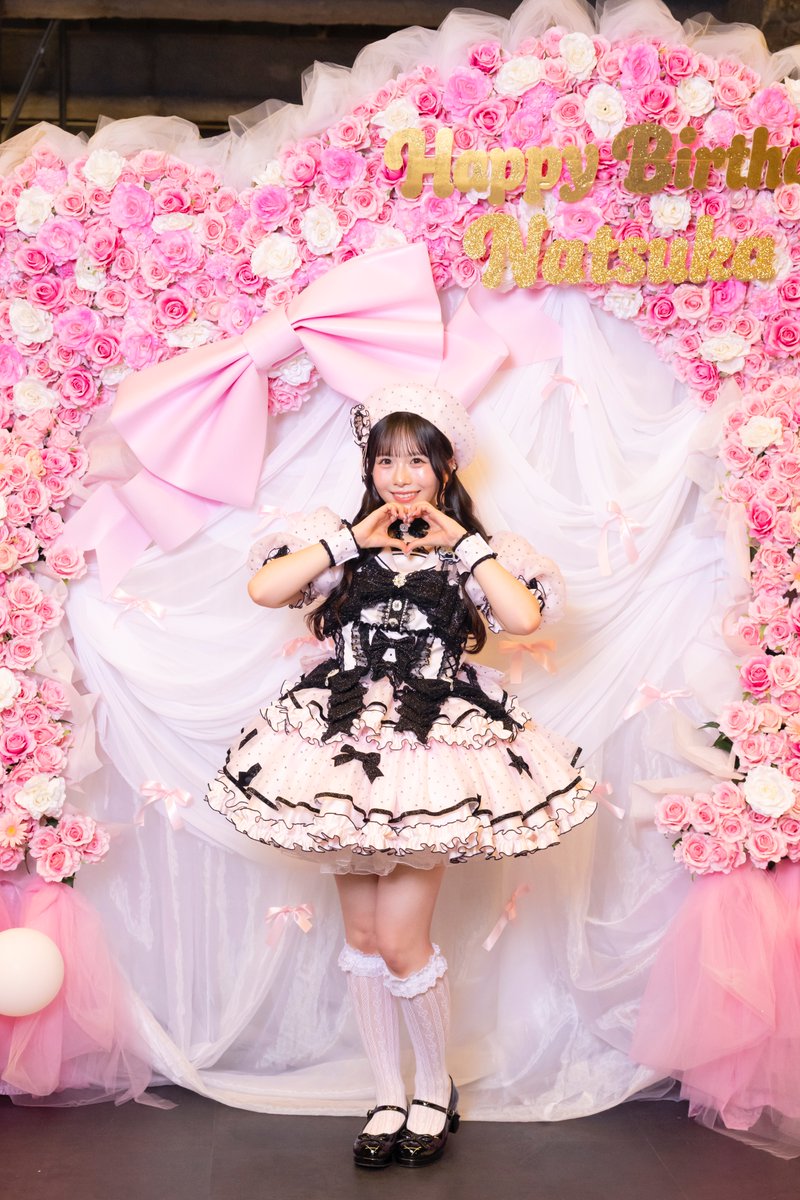 SWEET_STEADY's tweet photo. 🎂オンライン特典会🎂
🩷ビンゴ券販売 START💜

8/4(火) 
👗生誕衣装
🩷栗田なつか 14:00〜配信開始予定
💜塩川莉世 18:00〜配信開始予定

▼商品情報📝
・ビンゴ券付きプリントソロチェキ

🩷栗田なつか 詳細とご購入👇🏻
https://t.co/reh3QCE49g
期間:〜8/4(火)14:00まで

💜塩川莉世 詳細とご購入👇🏻
https://t.co/yX0cDfk2pc
期間:〜8/4(火)18:00まで

⚠️PayPayでご購入の場合
購入履歴 or 購入完了メールを必ずご確認ください。
※購入完了メール等がない場合、購入未完了の可能性がございます

#SWEETSTEADY
#すいすて