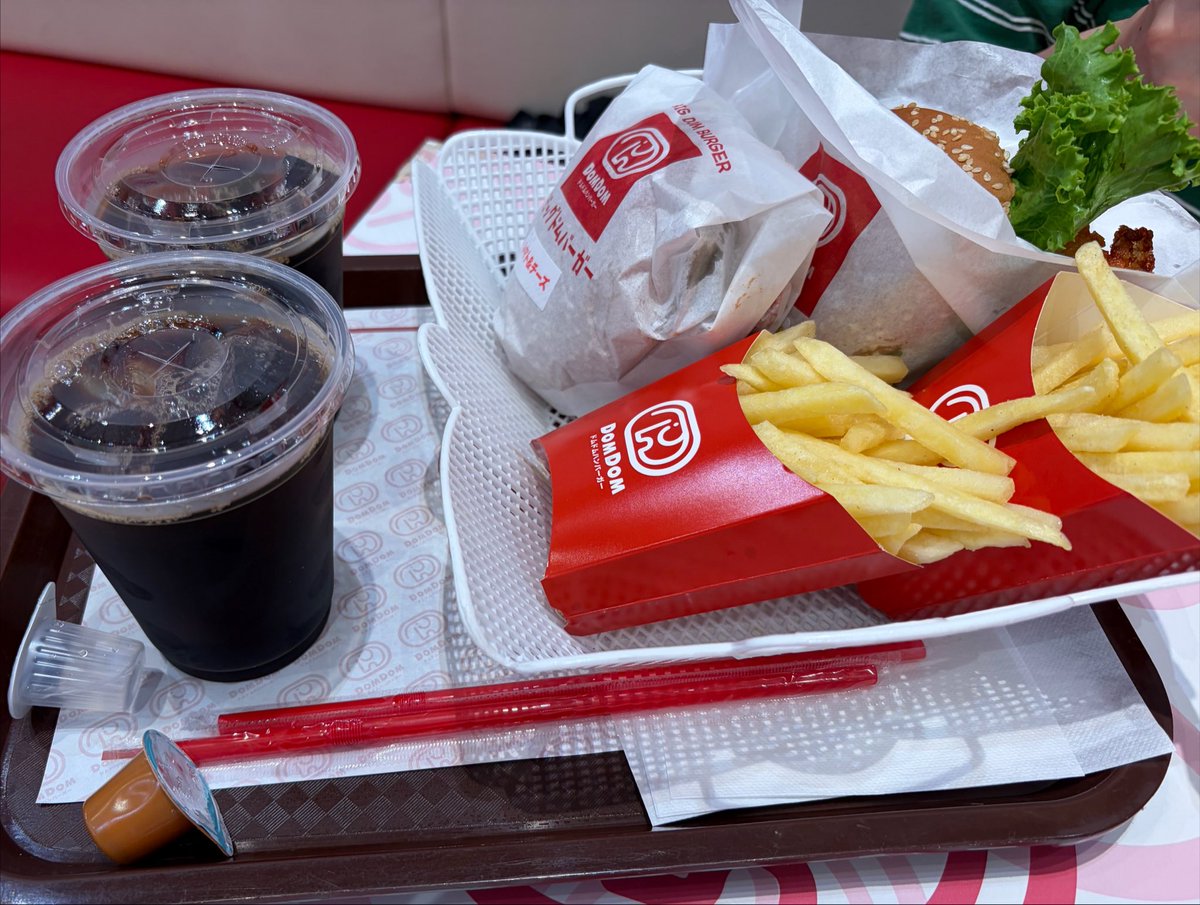 camel874's tweet photo. 美味いよな🍔 https://t.co/B7NjRAwoF6