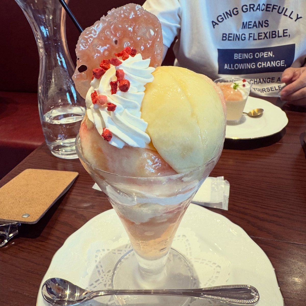 pam01438's tweet photo. 洋食とケーキ グラメル 桃パフェ https://t.co/CWdeYmCdyt