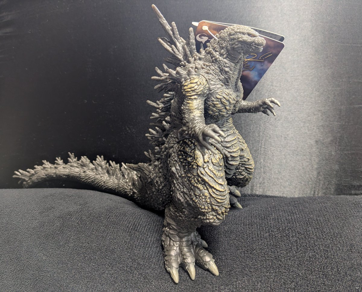 Y_GODZILLA's tweet photo. 新作ゴジラ2026ソフビ人形
背びれがミレニアム的な尖りは映画を観てから余計魅力になるのだろう⚡️
やはり気になるのは肩のスパイク
映画に期待!!
#GODZILLA https://t.co/6FgjEUuLUT