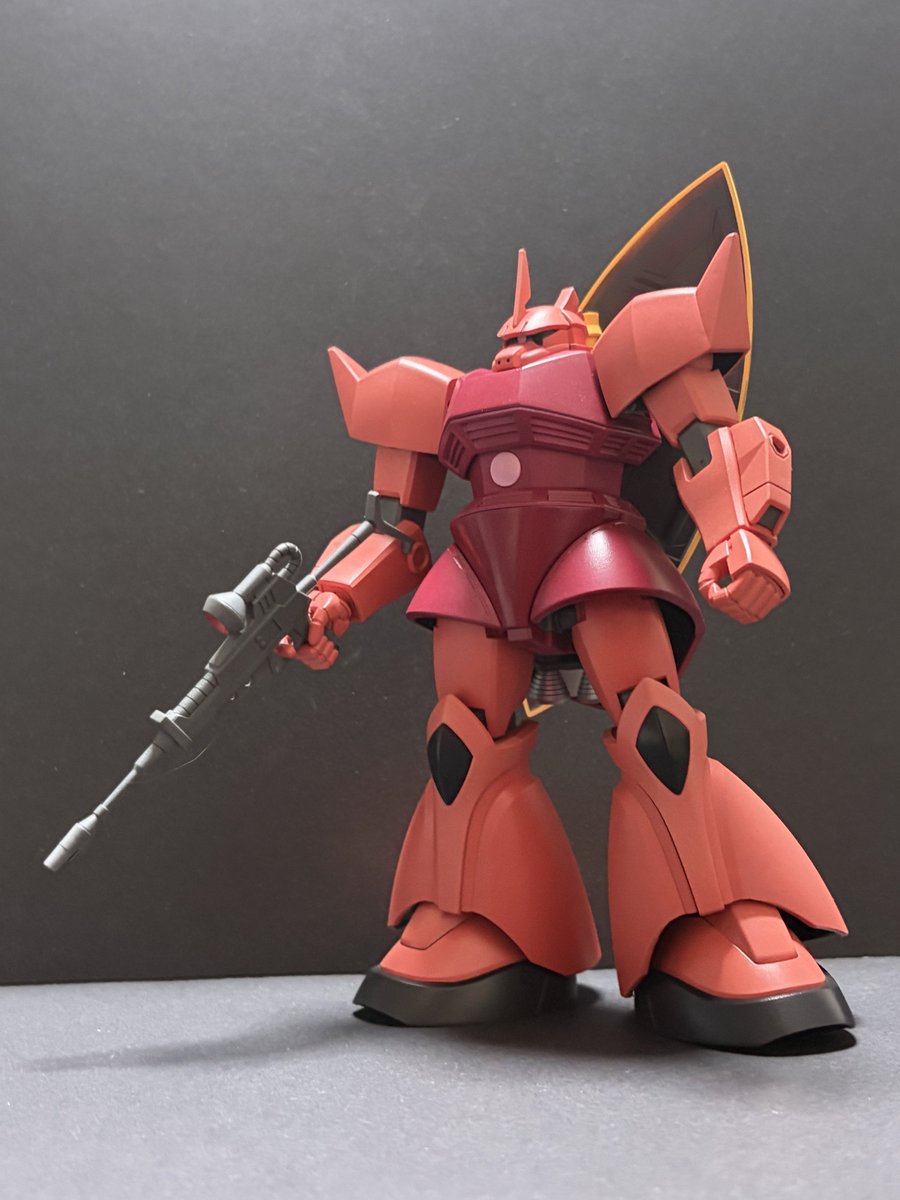 80LeMoN08's tweet photo. 久しぶりの完成！
アニメの色合いを意識して塗装してみました。

#ガンプラ
#HG
#シャア専用ゲルググ https://t.co/sptVRRhLQe