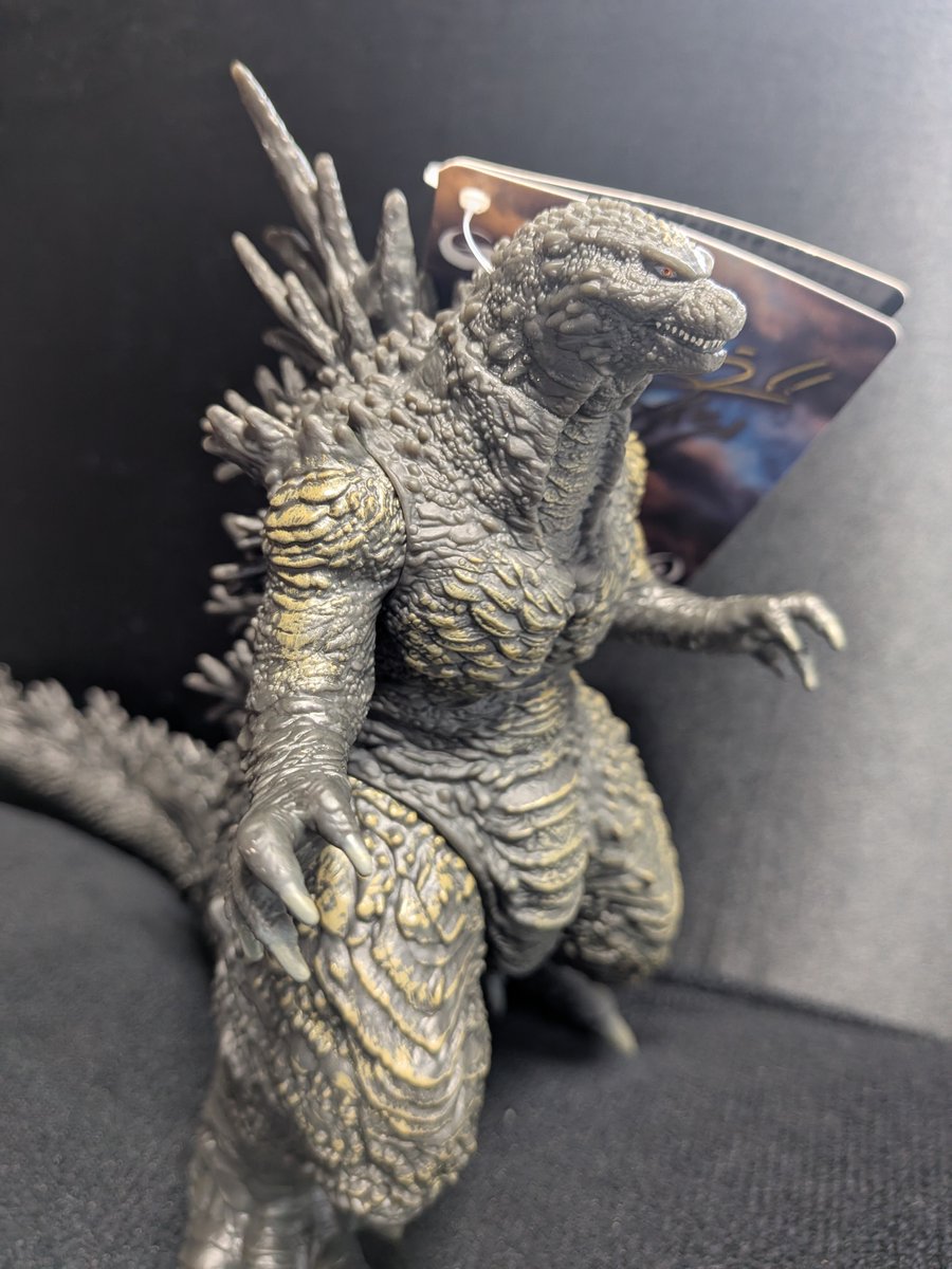 Y_GODZILLA's tweet photo. 新作ゴジラ2026ソフビ人形
背びれがミレニアム的な尖りは映画を観てから余計魅力になるのだろう⚡️
やはり気になるのは肩のスパイク
映画に期待!!
#GODZILLA https://t.co/6FgjEUuLUT