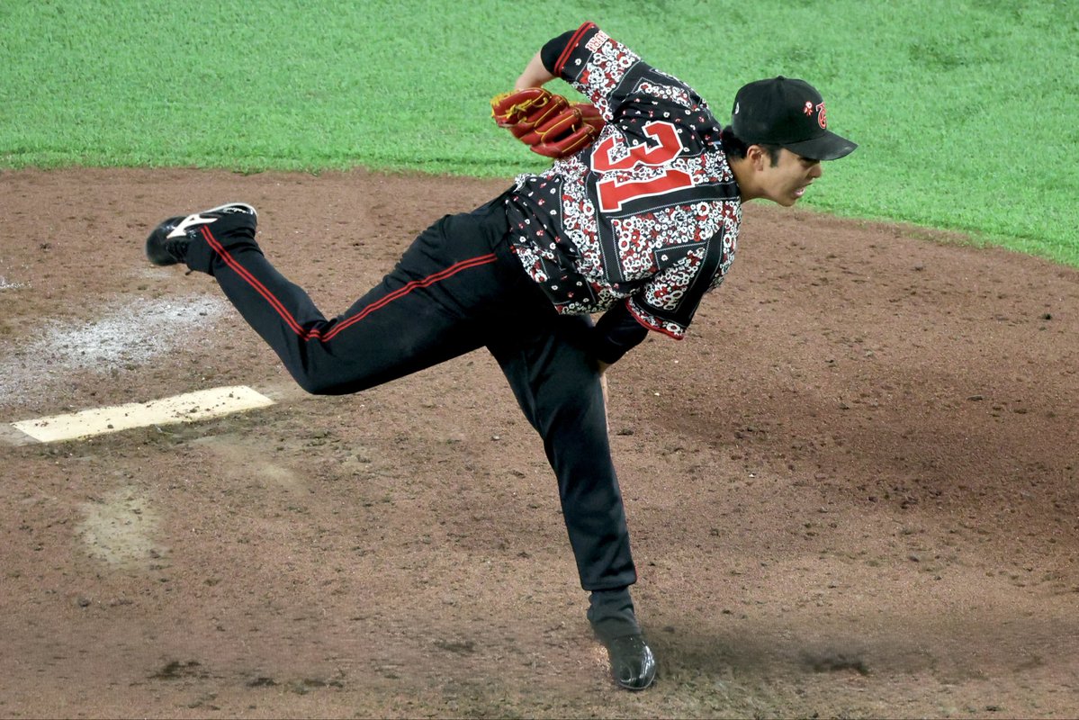 kiki1236coco's tweet photo. 9回表　バッテリー交代
ピッチャー赤星
キャッチャー小林
2026.8.1 東京ドーム
#GIANTS
#読売ジャイアンツ
#赤星優志 投手
#小林誠司 捕手
#アカコバ https://t.co/KTIDUMX4l6