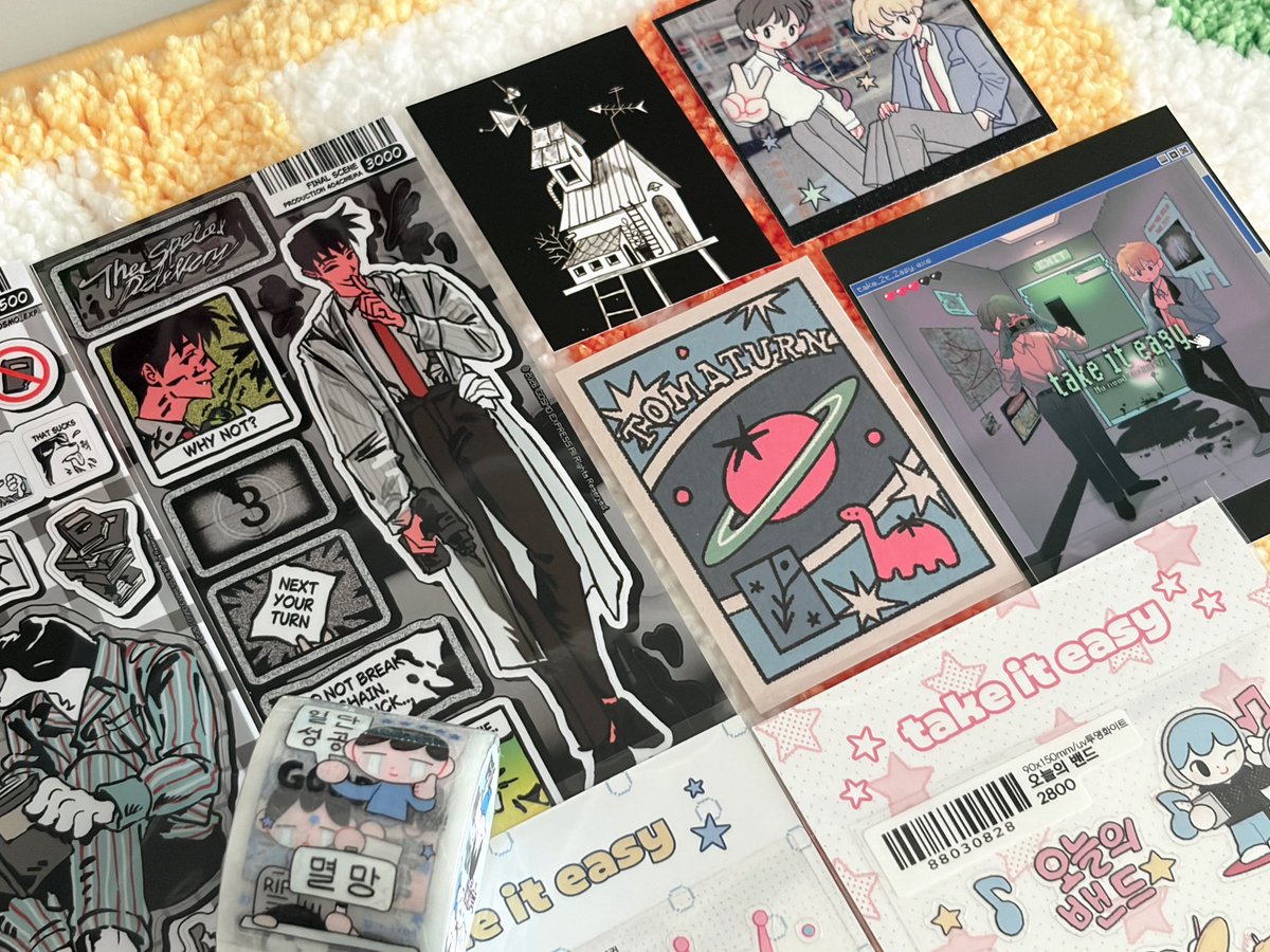 t_tea_chew's tweet photo. @텍잇이지 
부정적일상키스컷
스페이스 &amp; 밴드 스티커 너무 귀여움 ㅠ 

@유진서머콕
어떻게 블루 컬러감으로 이렇게 다양한 느낌들을 내시는지 매번 감탄하고 옴 ㅠ 아이러브유소머취 능소화최고 마테고마버요

@코스모익스프레스 
코믹스st 색감이 너무 멋져서 삿는데 한장씩 더 살걸ㅠ https://t.co/BzCFTVP1JB