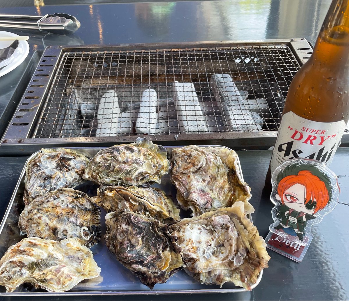 you0044444's tweet photo. 宮島最後は‼️自分で焼く！
焼きガキ食べた‼️‼️
2個ほど焦がしてしまった💦
冬は生牡の蠣食べ放題🦪も
してるらしい❣️❣️ https://t.co/P5C9ffz2Eh