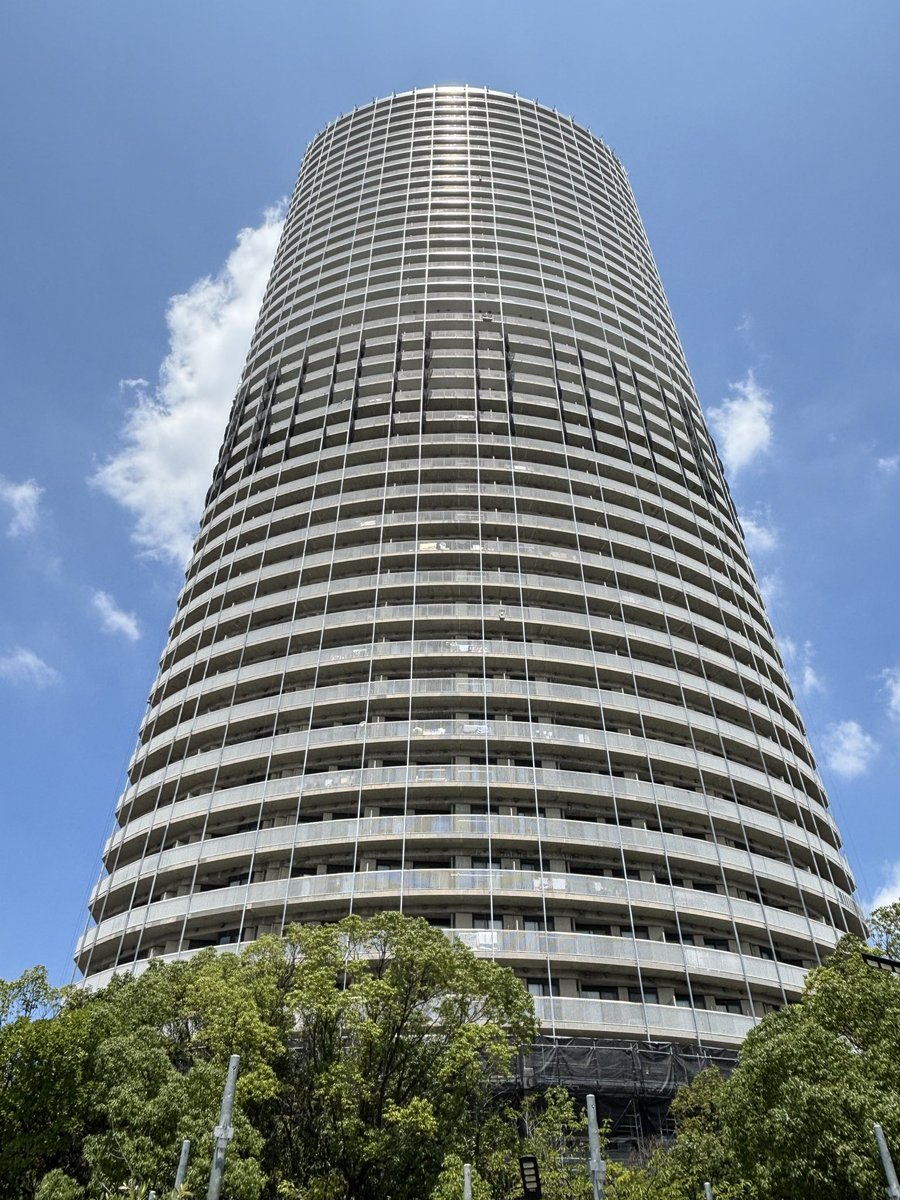 yousei_group's tweet photo. 名古屋某所にあるタワマンに寄ってみた。
信じられるかい？
名古屋には100㎡以上で2000万円台のタワマンがあるのを… https://t.co/Lb4RUNbe5t