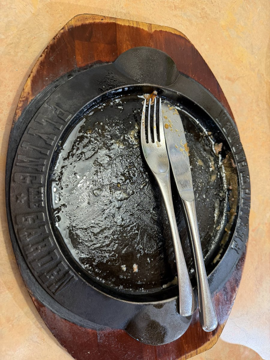 _yu_8_8's tweet photo. ジム終わりのステーキ
染みるね💕︎
ステーキ300g
ご飯250g
もうイきそう.../// https://t.co/oDrUrQMDU6