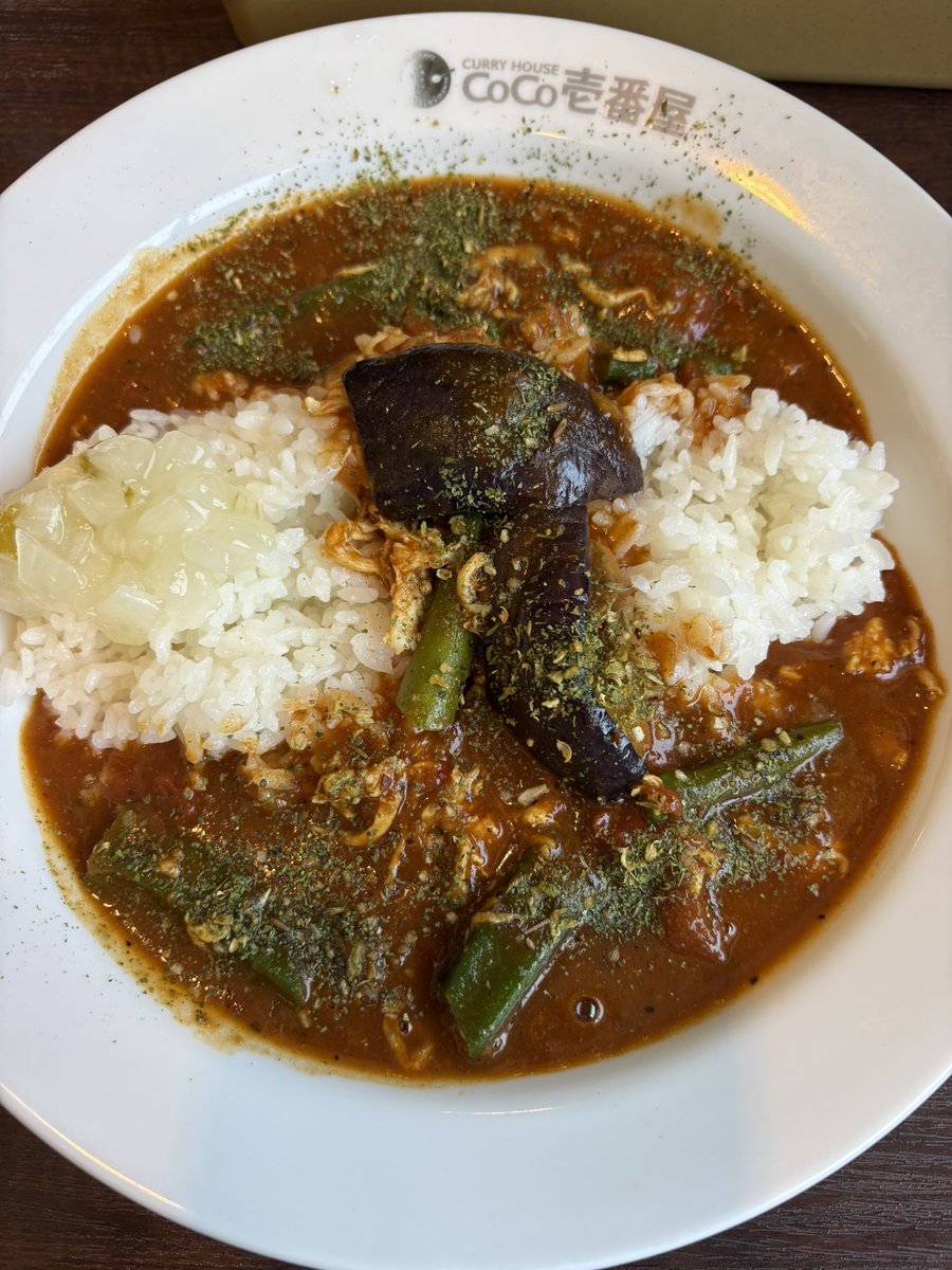 taropico1's tweet photo. 牛すじ煮込みカレー以外を食べるの多分20年ぶりくらい https://t.co/l908eDqHXe