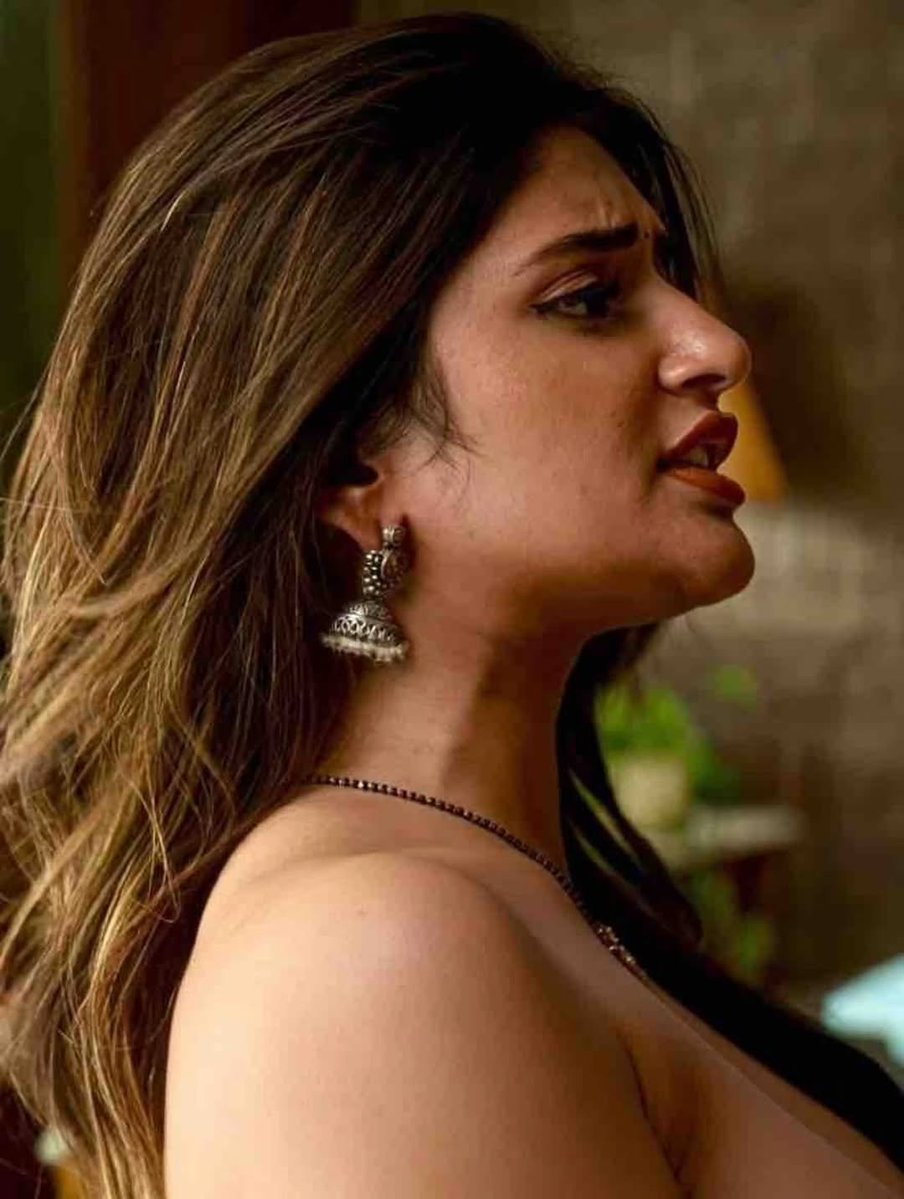 spydi35548's tweet photo. Unseen 😱

#sreeleela #acterss https://t.co/VVfwQkB9JD