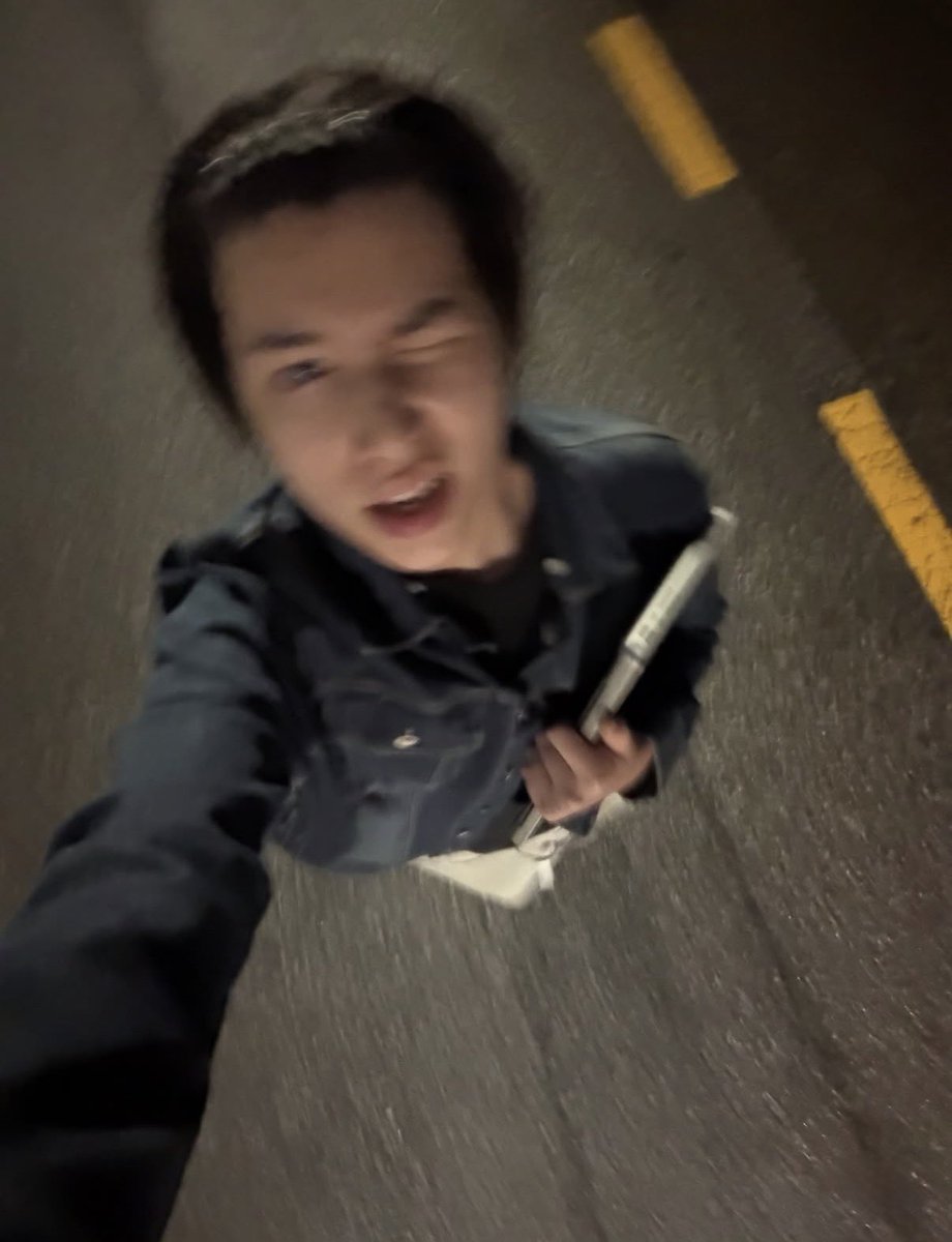 2ooj8nu's tweet photo. 고딩남친ㅎㅎ https://t.co/520OHNMzxP