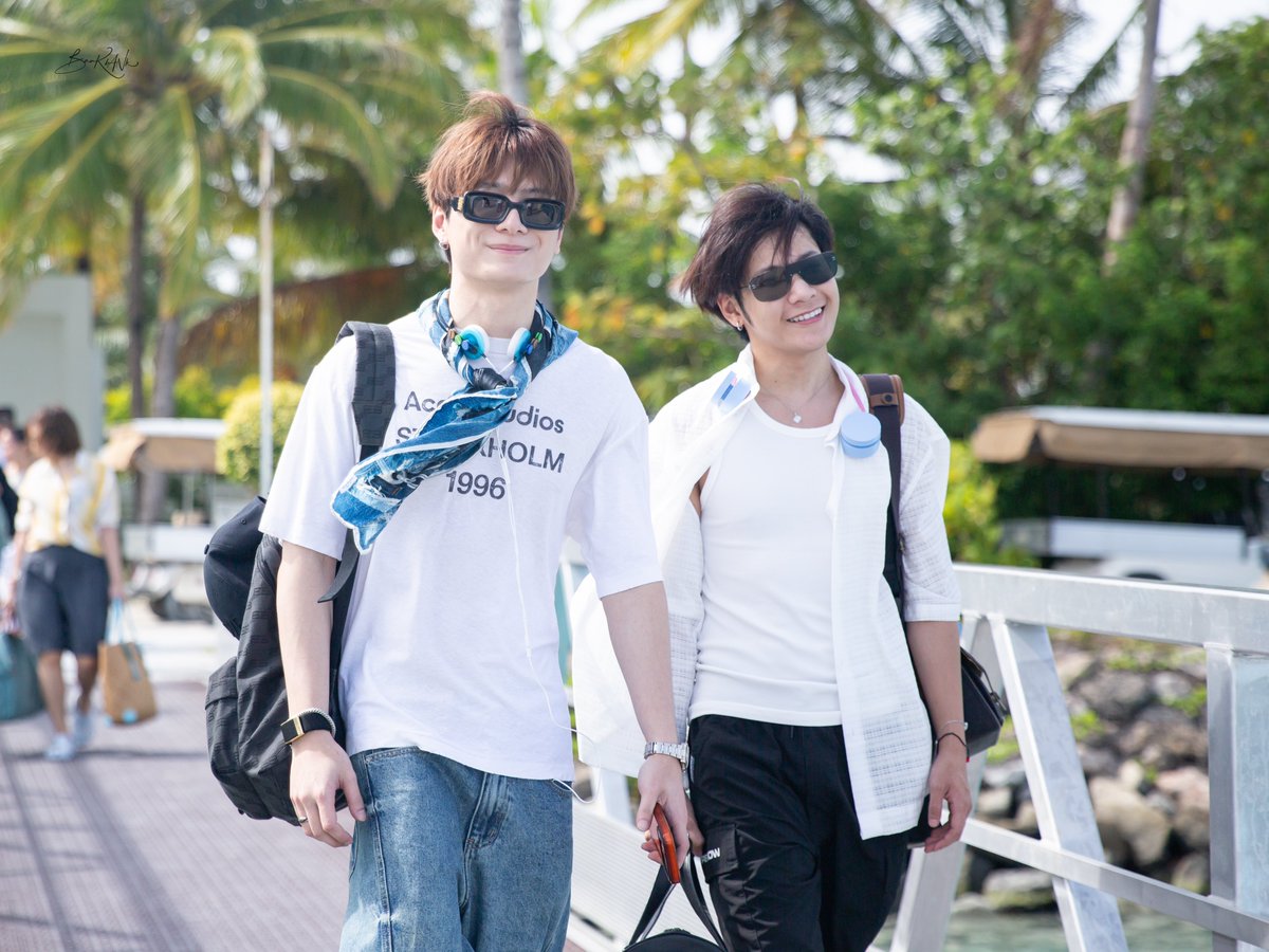 Bxxk__twt's tweet photo. กำลังจะกลับละครับ

@stjinx_maya
#SingtoPrachaya
@kristtps 
#KristPerawat
#GarnierMochiMaldivesxKristSingToD3
#คริสสิงโต https://t.co/WIFjN7AMXJ