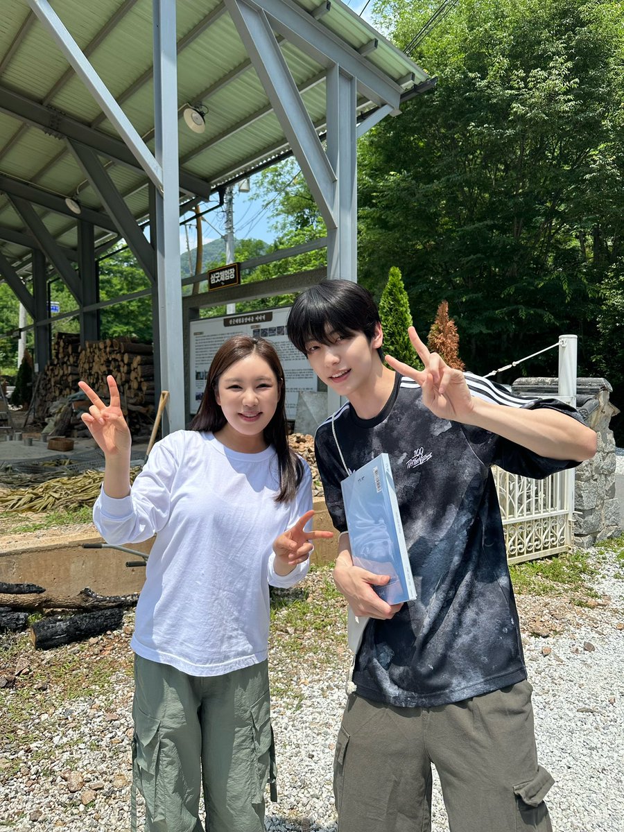 bunnychive's tweet photo. 가인님 인스타에 수빈이 🤍 

착하고 예의 바른 수빈이 !!!!! 👍🏻💕

#제철리마을회관 🎵🌸✨ https://t.co/VBqPk5wYP9