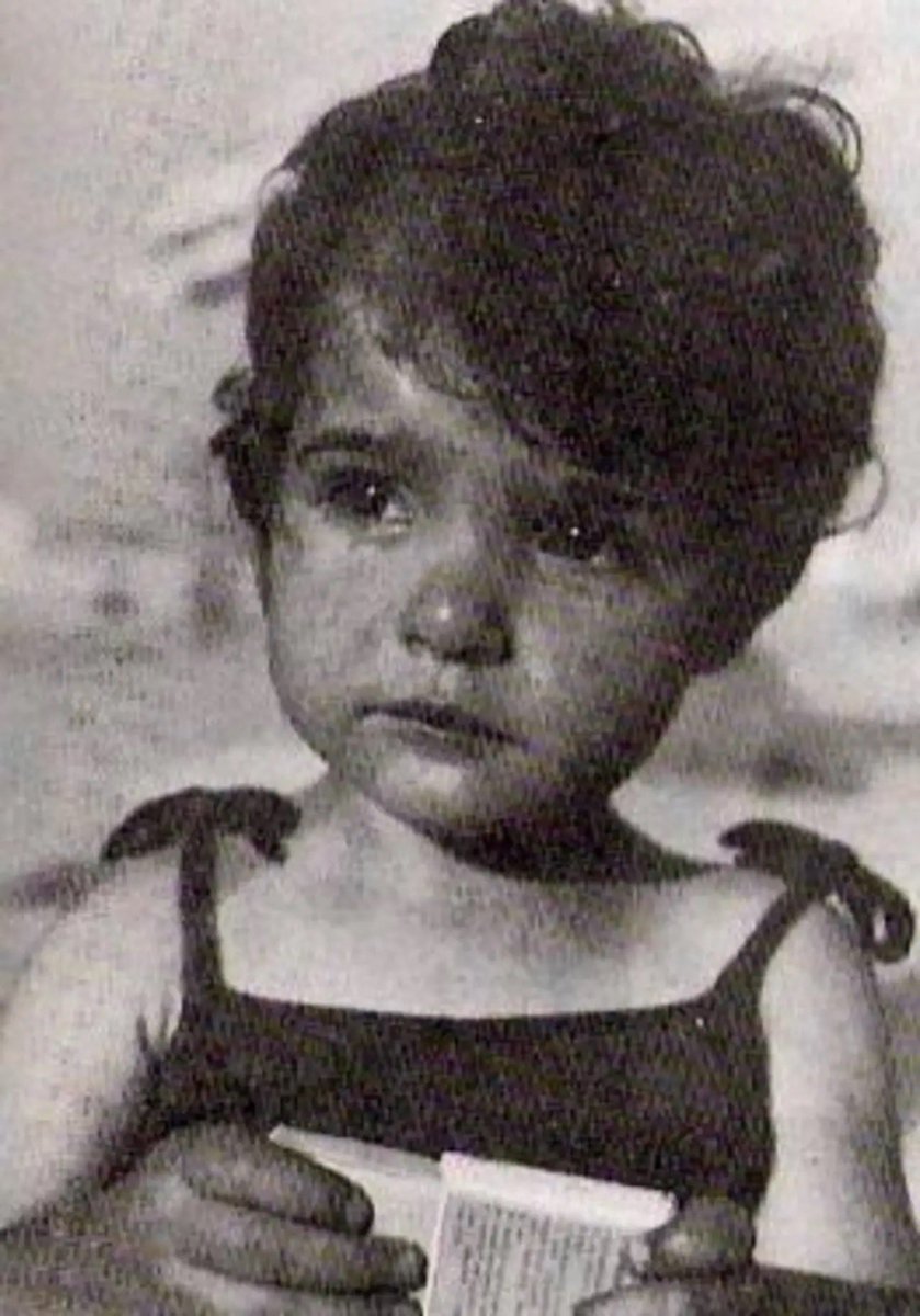 Foggiagrad's tweet photo. 2 agosto, sempre lo stesso post.

Angela Fresu, 3 anni per sempre.
Guardalo in faccia il tuo onore, camerata. https://t.co/JPS4CqqwSp