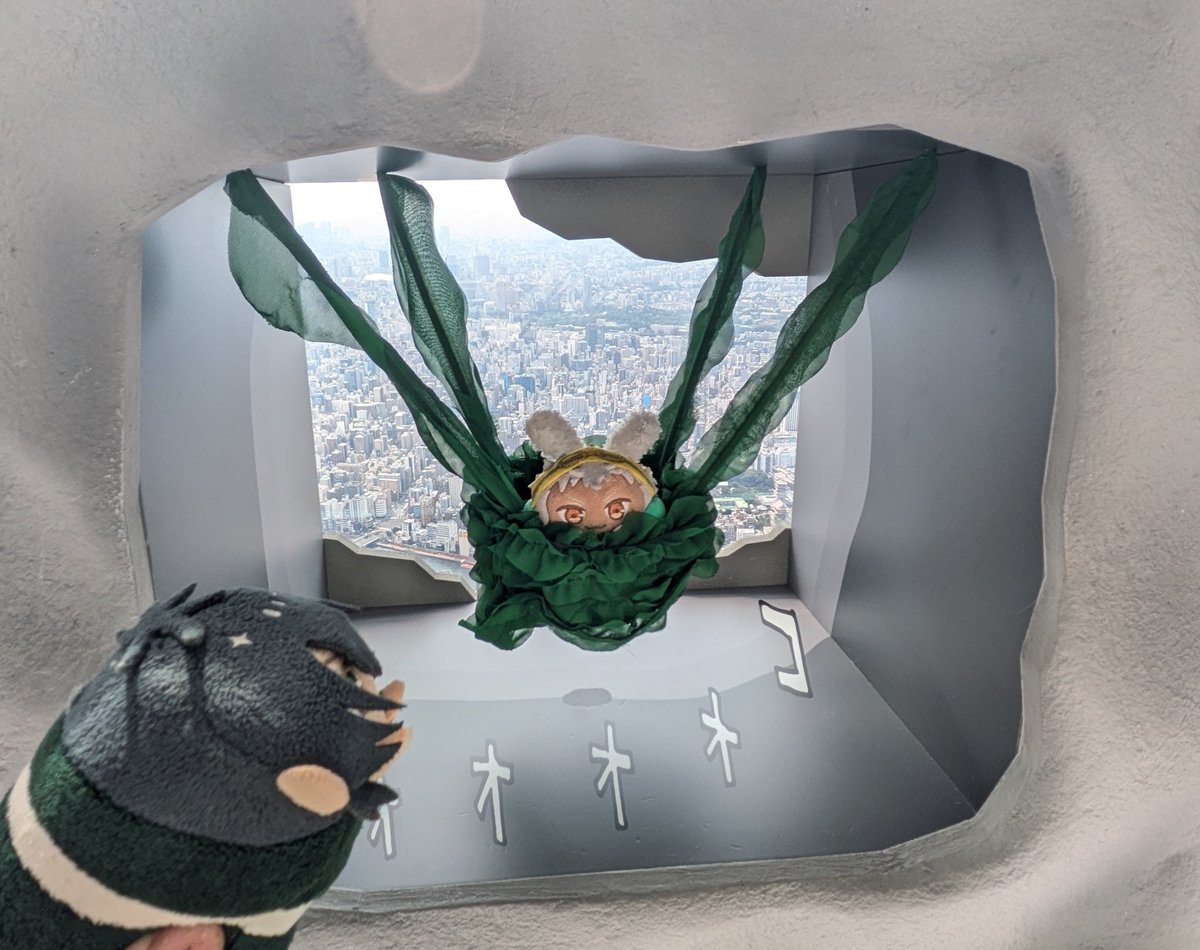 yo_kame's tweet photo. スカイツリーのちいかわ展示、通常観光＋ちいかわ目当てでやや混んでたけど、フォトエリアの満足度が百点満点だった🏝️
ソラマチに美味しそうなものたくさん売ってたし、興味あるフレンズいれば一緒に行きたいかも🌟 https://t.co/kMPy4U6fNB