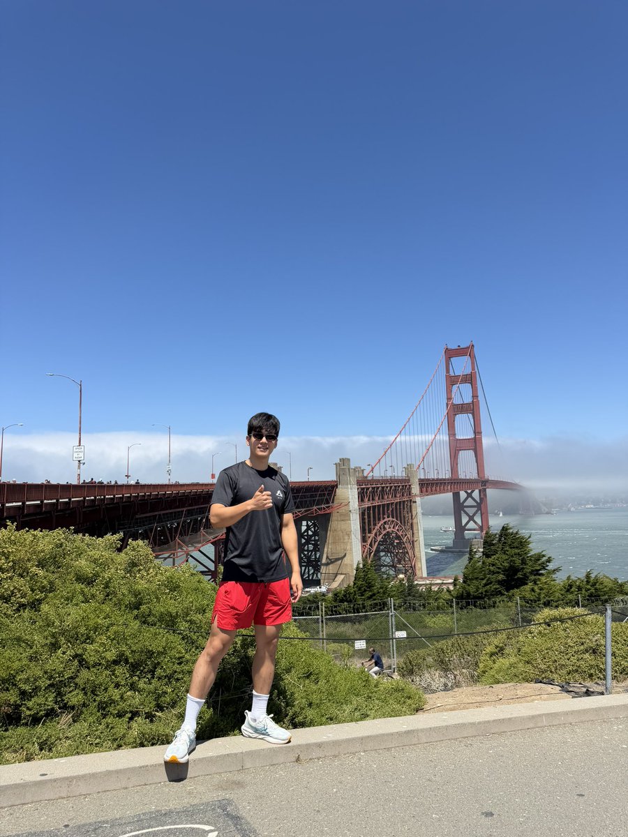 chanwoolimX's tweet photo. i need your help
do you know any other pose when you take a picture? https://t.co/zYZJpKT3F7