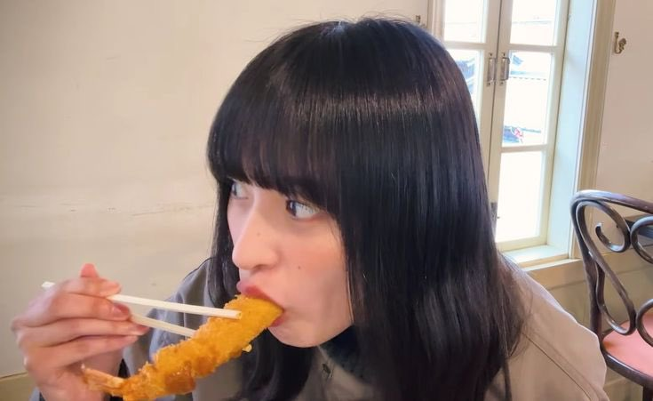nukisaka's tweet photo. しゃぶりついてくれる乃木坂たち、、つい見てしまう https://t.co/28NI5FPoZx