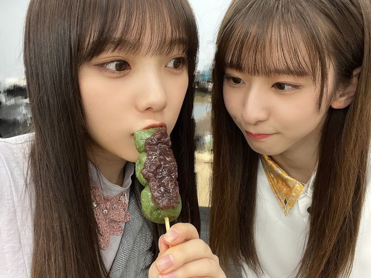 nukisaka's tweet photo. しゃぶりついてくれる乃木坂たち、、つい見てしまう https://t.co/28NI5FPoZx