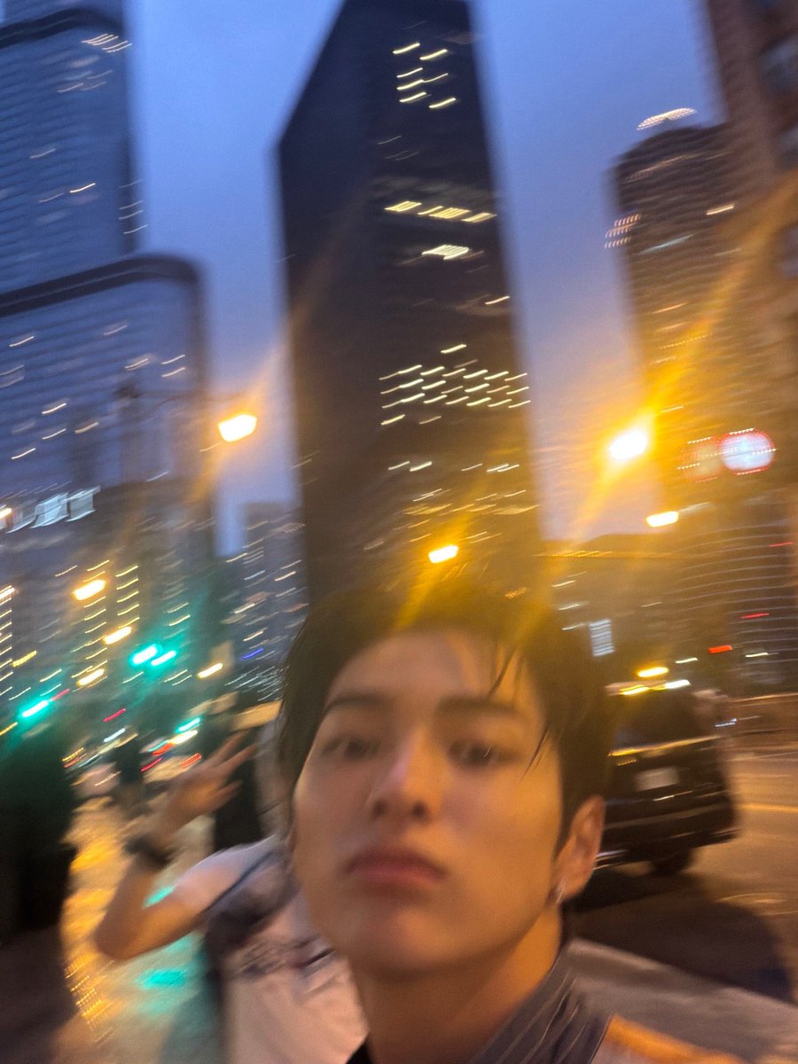 9ouyu's tweet photo. 잠시만 껀나 잘생겼어............. 🫪 https://t.co/D1M3OCLsyf