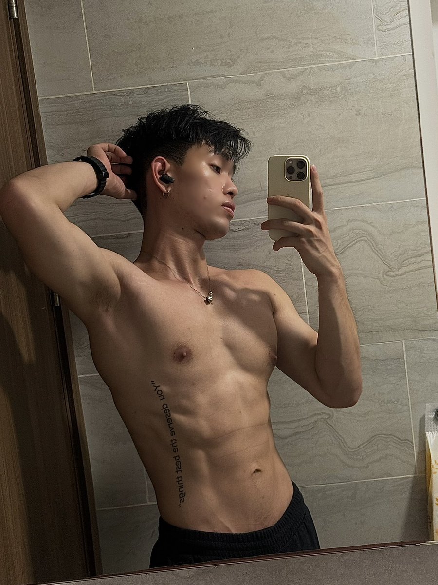 phat_minh_'s tweet photo. Chưa làm gì đã hết ngày chủ nhậtttttt 🥺🥺 https://t.co/ftYRVUS2f8