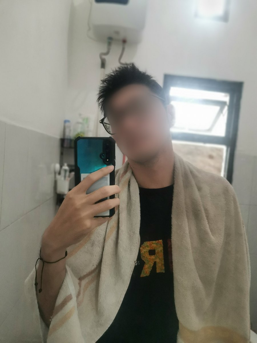 KenyangTolol's tweet photo. Abis mandi, cukup itu aja infonya. https://t.co/oqdA8eIIgz