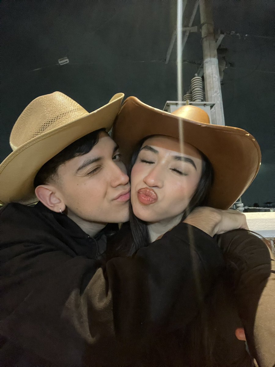 luispaless's tweet photo. día de la novia 🗣️💗
te amo marianita hermosa https://t.co/yDi8gt6MUG