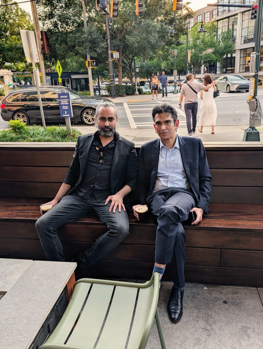 theRealYLH's tweet photo. A Sadrian anarchist and a secular constitutionalist in Atlanta earlier today. https://t.co/Z6Cj03gfmj