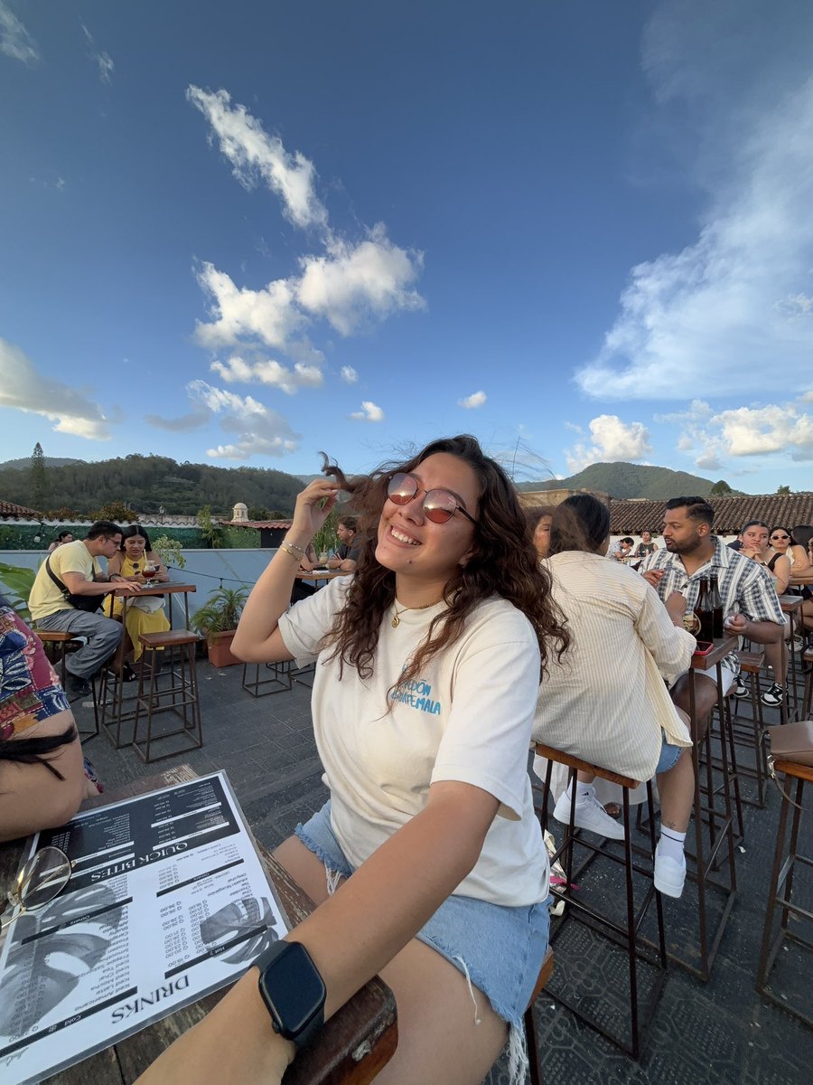 odalyse_'s tweet photo. una hamburguesa que no alcanzaba a morder completa y un atardecer tremendo https://t.co/AQ1OVKlqvk