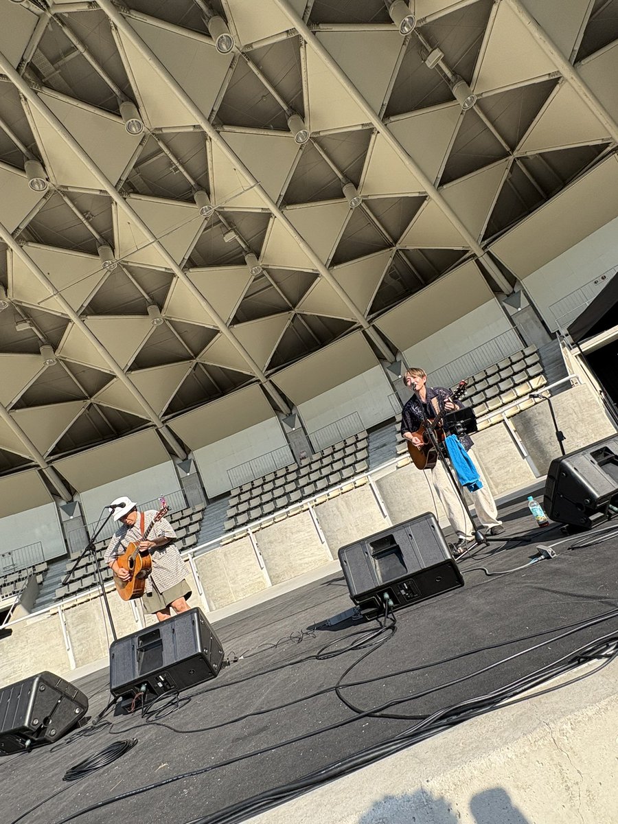 Hikozaemon0218's tweet photo. #おかげさまーフェス
#CooleyHighHarmony
#うたまろ
#そよかぜ大根雄馬
#名迫僚太
クーリーさんも初見。30年の熟練ハーモニー。
ねっち圧巻。
735くん15周年おめでと🎉
そしてうたまろ❤️最高でした。でもワンマンライブ告知してほしいあるよ😅8/9名古屋ワンマン! https://t.co/zpIrXi83fJ