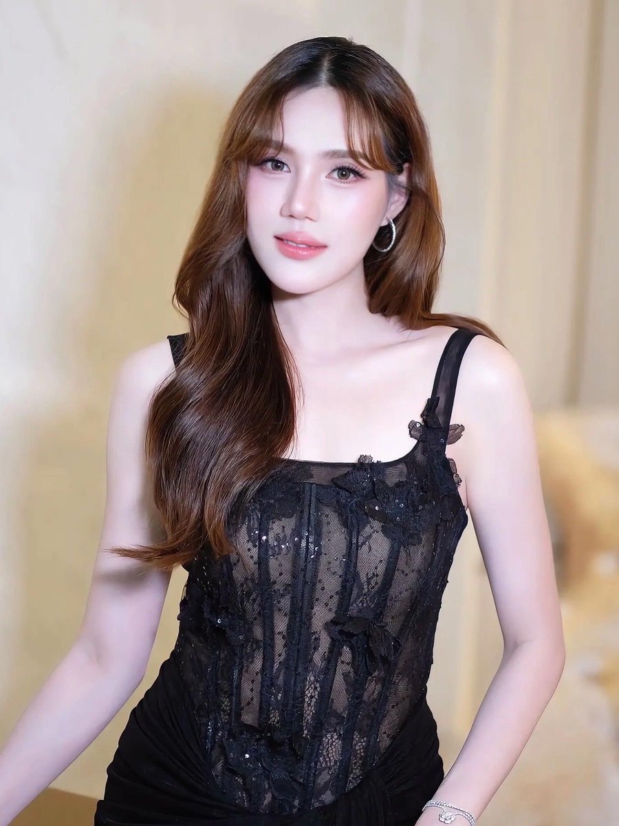 Nantcn_'s tweet photo. Thank you for supporting me🥰 

Dress : @tanna.bkk 
Make up : @makeup_jaogood 
Hair: @mosza_makeup 

 #nantcn #mflowentertainment https://t.co/lG3KiYzuhj