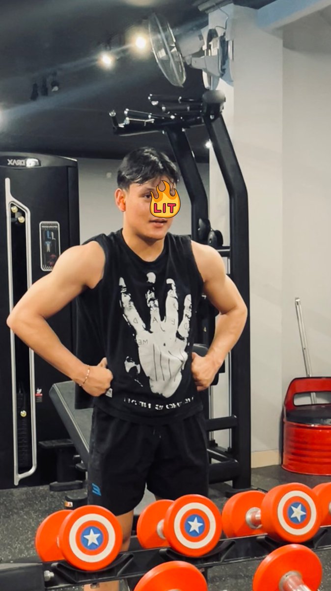 urdarkboy_'s tweet photo. nyoba gym jam 11 malem, enak jugaa hihi https://t.co/sghs2c0XLi