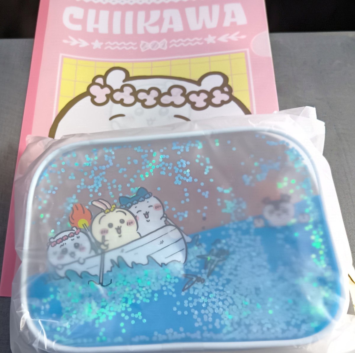 Sakura86983344's tweet photo. 静岡パルコ　ちいかわフェア💕
ポーチプレゼントは　
サカモトデイズのグッズ購入でも
オッケーって✨

なんて優しい世界
遠慮なく　神ビジュ神々廻さん
GETしてきました👍 https://t.co/3NCLWFmfvO