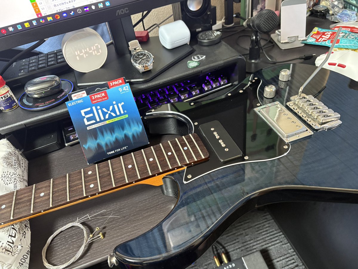 playtech1919's tweet photo. たまにはギターツイート
弦切れたので弦交換とクソ汚ねえので超掃除するンゴ 皮脂に年齢を感じる しにたい https://t.co/89VnoN1aws