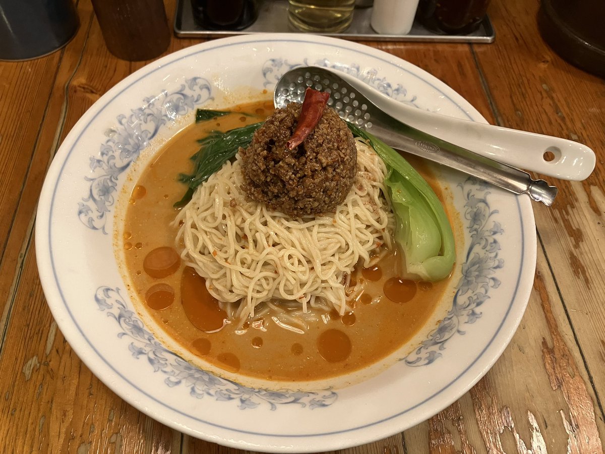 Mata_menzuki's tweet photo. ブログを更新しました🆙

冷やし担々麺の旅〜2026夏の陣〜第3弾は、#揚州商人 さんをご紹介します🍜

ゴマの香るまろやかなタレに、パツパツ弾ける食感の麺が絶品😆

ラストは追い飯でフィニッシュ👍

期間限定ですのでお早めにどうぞ💨

@yousyuu_syounin

記事はこちら⬇️
https://t.co/XmwgkI2VWA https://t.co/ISkaZcYnOl