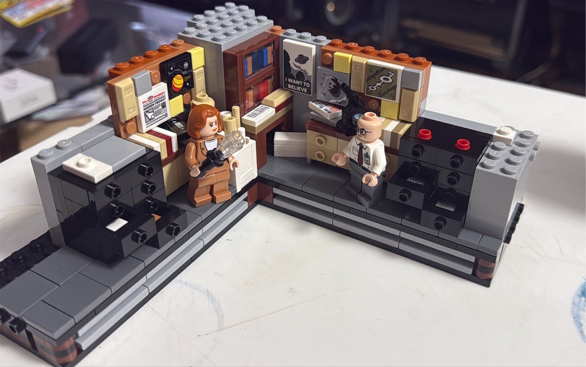RachelMHalsey2's tweet photo. @TheXFilesReboot Got mine in store yesterday. I finished Scully’s lab and got onto the third bag in the actual set…then I had to go to bed but I don’t think I did too bad a job? https://t.co/ejy3aXOx1m