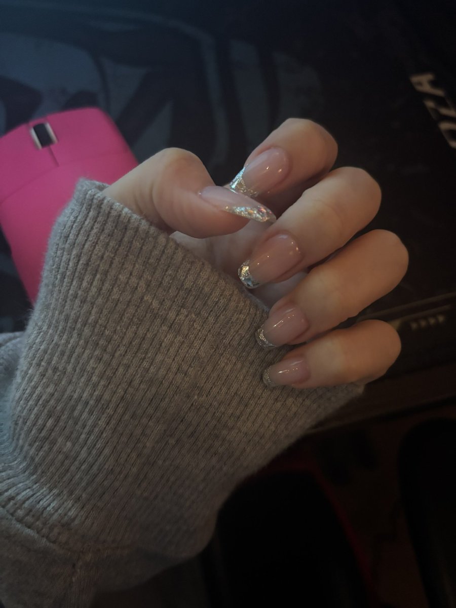 qvahpy's tweet photo. @lo3vv そう言ってくれてうれしー、個人的に好きなネイル、ぜひ真似して欲しい https://t.co/KRysab6n9I