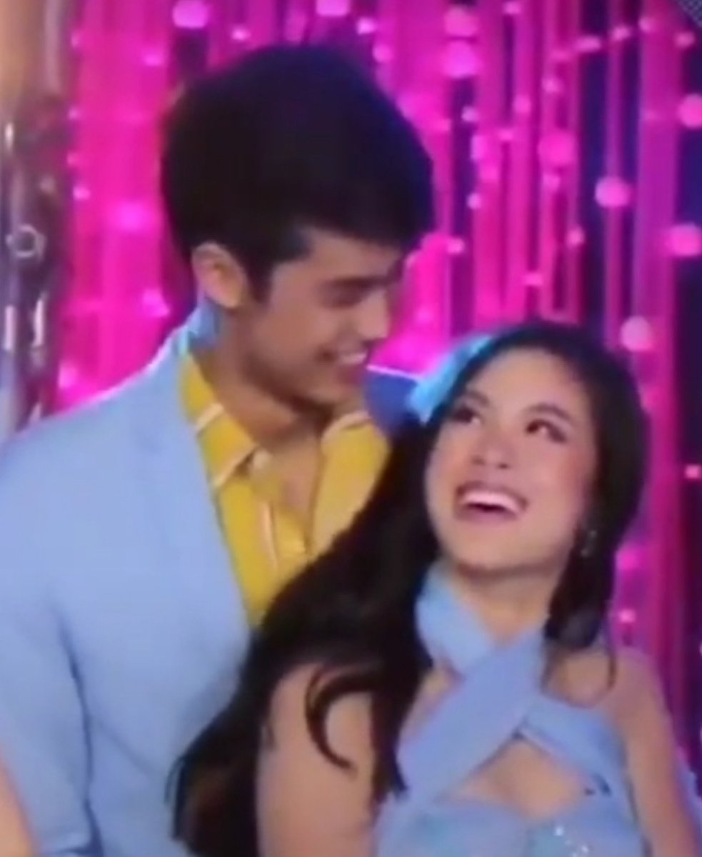 Shutaccamhie's tweet photo. KANINONG PANAGINIP NANAMAN 'TO GUYS??? HAYOP TALAGA KAYO 😭😭😭 #capeath #donkiss https://t.co/SCyxDY27vG