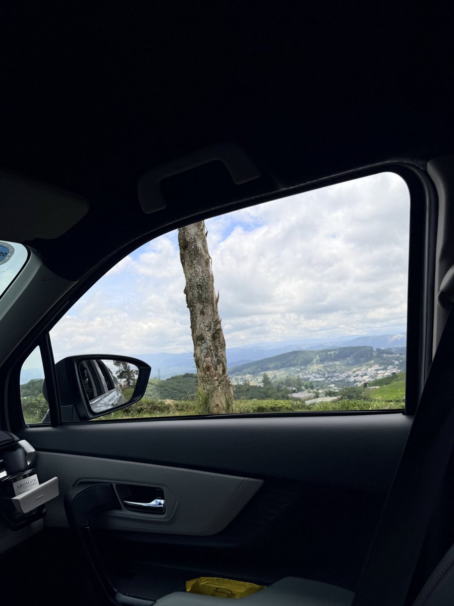 boybupbe's tweet photo. Tính ra đà lạt có chổ public đã à 
Có ai cầu đất đà lạt hem 
#public #onsdalat #fwbdalat #dalat https://t.co/AWblZdPiiO