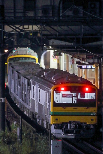 ko_nomo's tweet photo. 2026/8/2
GV-E197系　TS02
横浜線にやって来たバラスト工臨を、長津田付近で見つけたアングルに挑戦。
現場は行きませんでしたが、久しぶりにしっかり撮れたことに満足。
https://t.co/00t82IGy9o https://t.co/laz8bvDbHm