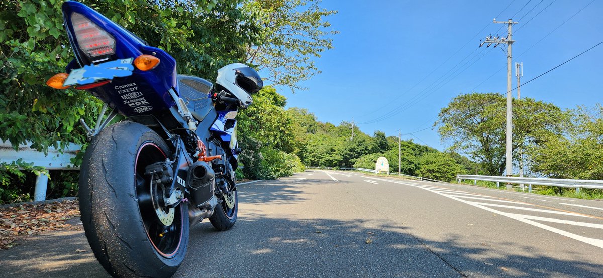 honehoneman1's tweet photo. 久々バイク(昨日ものったけど)
車もいないし案外走りやすい
定期的にいくか https://t.co/xYc4oZBvOO