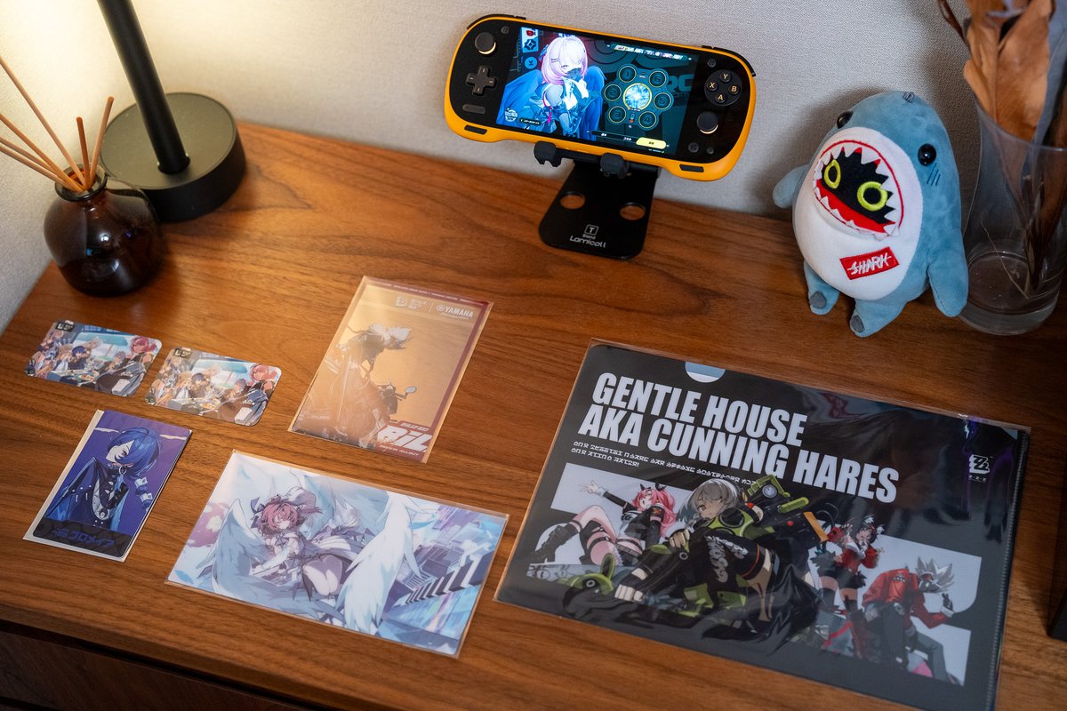 notohiro's tweet photo. @natsume0v0 戦利品たち。限定の千夏ちゃんアクスタ買えてよかった・・・。
#ゼンゼロ2周年
#ゼンゼロ記念イベント https://t.co/KsdkfYznRt