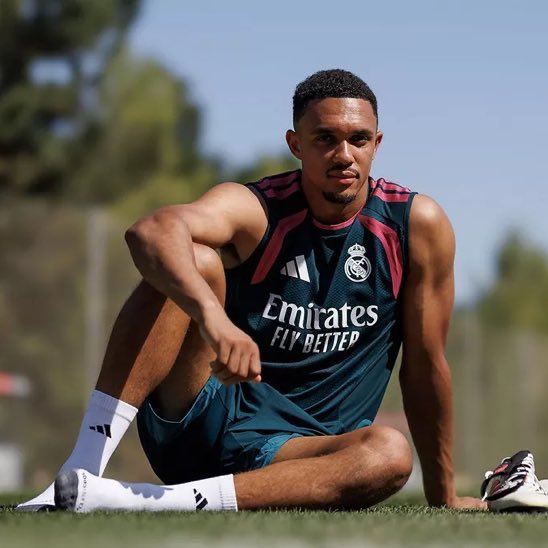 MadridXtra's tweet photo. 🚨 NEW: Trent is IMPRESSING Jose Mourinho and his staff this pre-season.

The player arrived with FIRE inside of him after Tuchel left him out of the World Cup. @marca https://t.co/gh4k0zCYl4