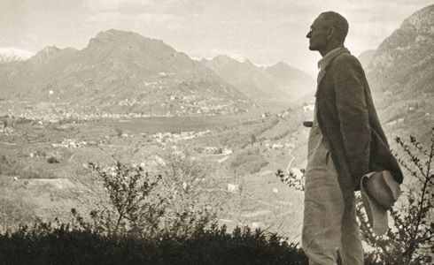 HermannHessed's tweet photo. “You know quite well, deep within you, that there is only a single magic, a single power, a single salvation and that is called loving. Well, then, love your suffering. Do not resist it, do not flee from it. Give yourself to it. It is only your aversion that hurts, nothing else.”

— Hermann Hesse