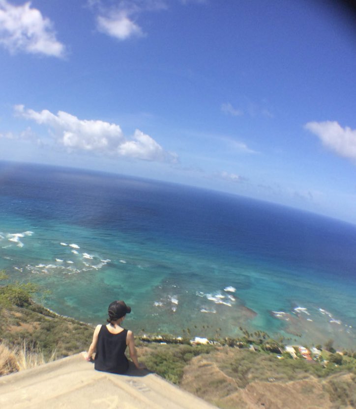mi_mi_ra_'s tweet photo. 夏っぽいことしたいけど、暑すぎて外出たら溶けそうだから、お家に引きこもって占い頑張る8月の日曜日…🫠
魂だけは海に飛ばしておく🕊️🫧 https://t.co/xwAf9CGJeg