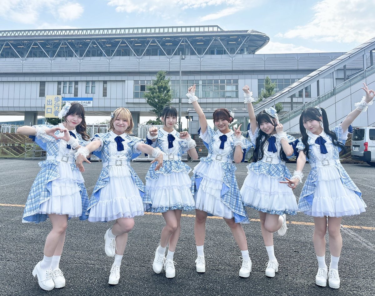 TIP_TIF_staff's tweet photo. #TIF2026 3日目
この後 14:55-15:10
浮島STAGEでは... ハルニシオンがパフォーマンス
登場前の姿をパシャリ
チケットはこちら
https://t.co/wErmNxA7Z0
sheeta Live Streamにて配信チケット発売中!
https://t.co/kUvuSC4f3U

@info_HNS https://t.co/D7VTS2Ztqs